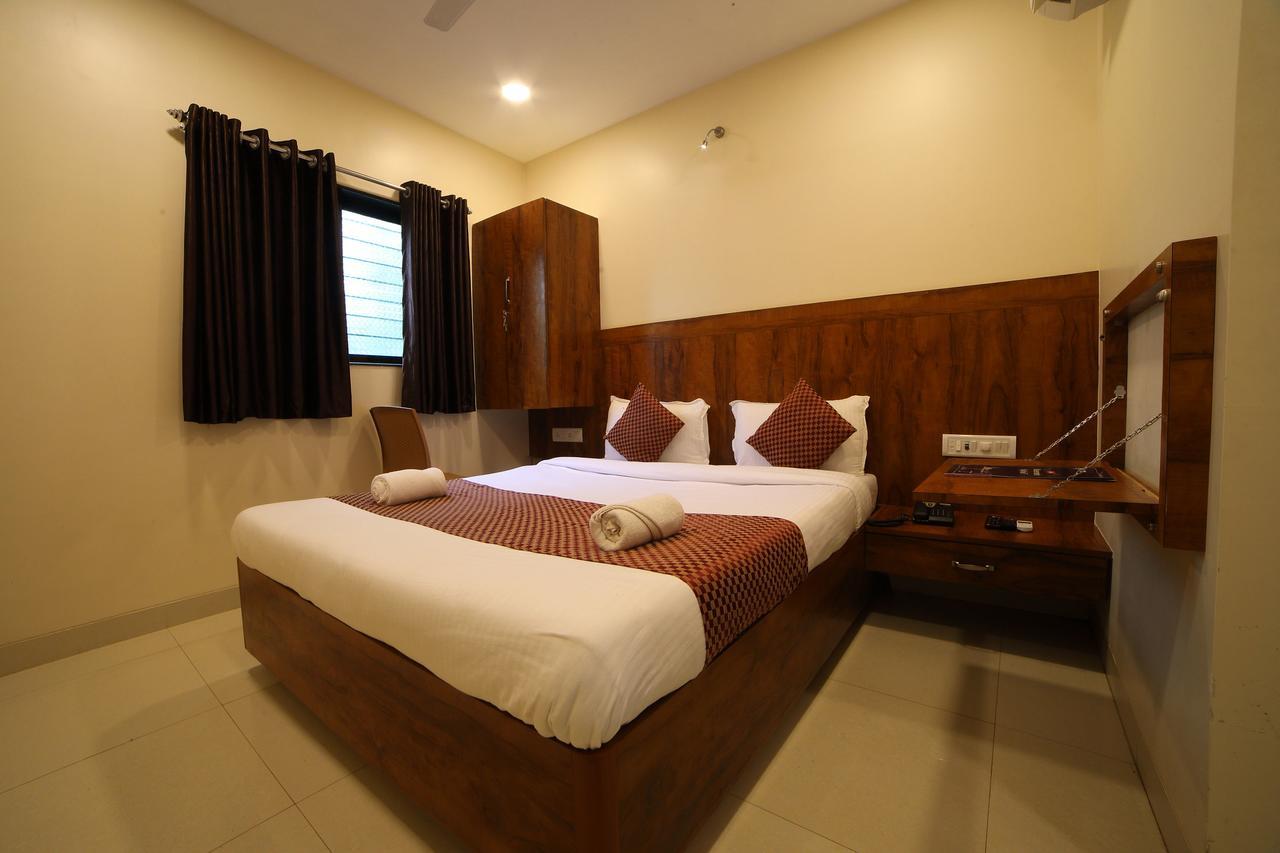 Oyo 8757 Prakash Inn Bombay Exterior foto